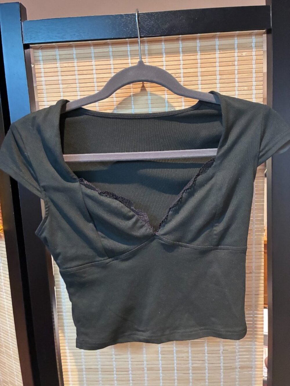 Black Lace-Trim V-Neck Crop Top Size XS
